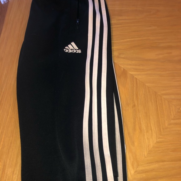 Adidas jogger youth medium - Picture 1 of 3